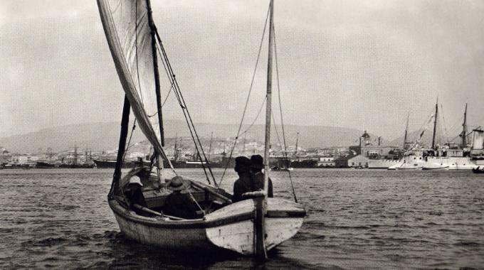 Ferries to Yoga Rocks Crete come from Peraeus by Fred Boissonnas